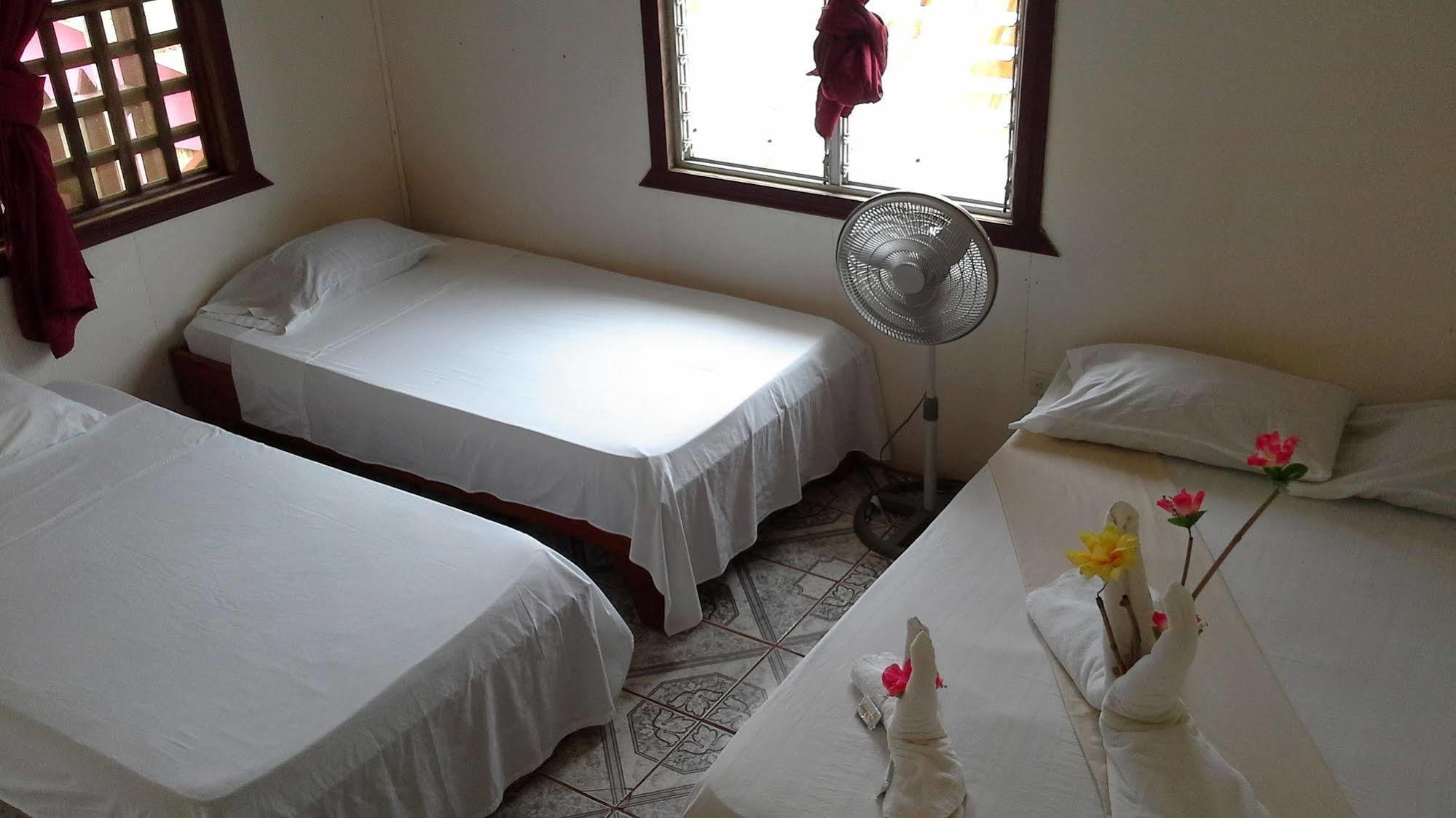 Cabinas Miss Miriam 2 Тортугеро Экстерьер фото