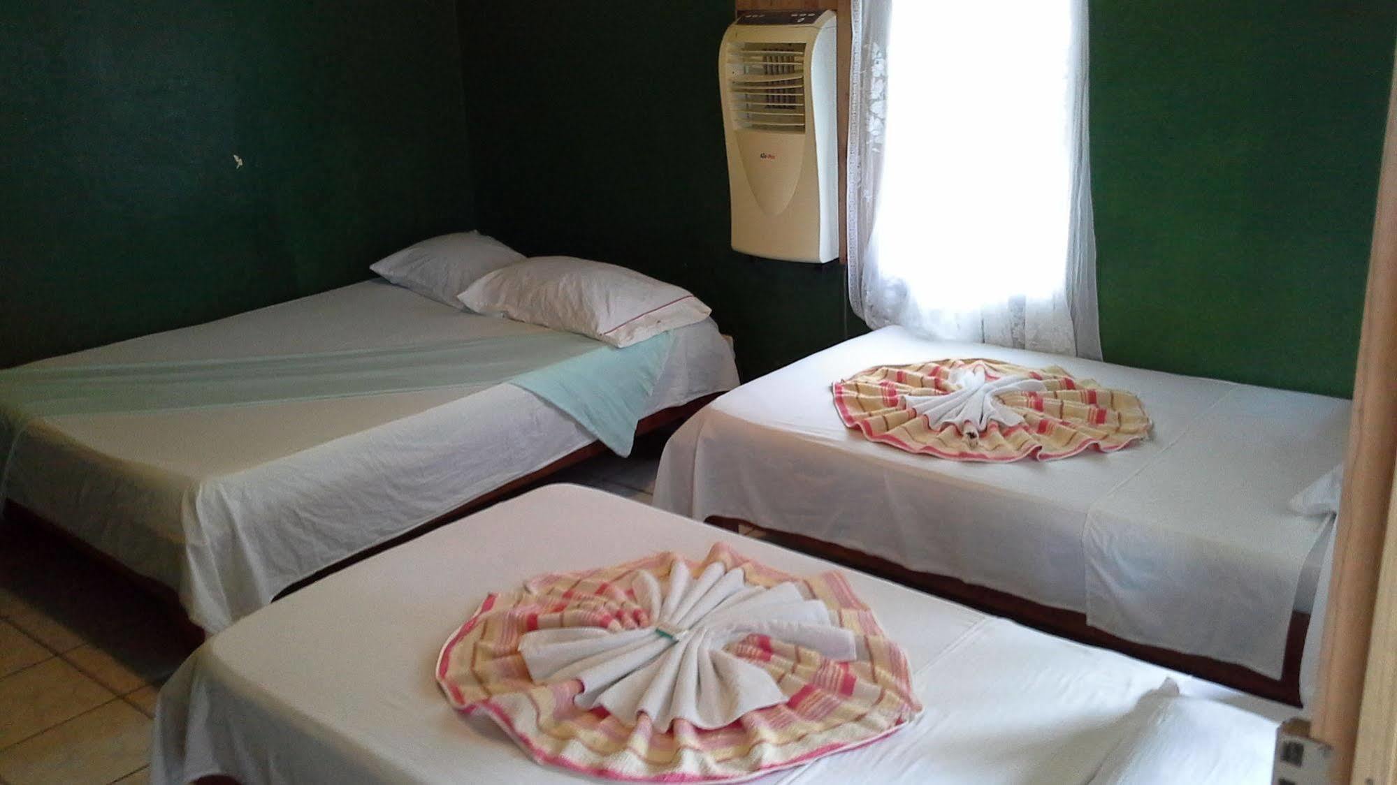 Cabinas Miss Miriam 2 Тортугеро Экстерьер фото
