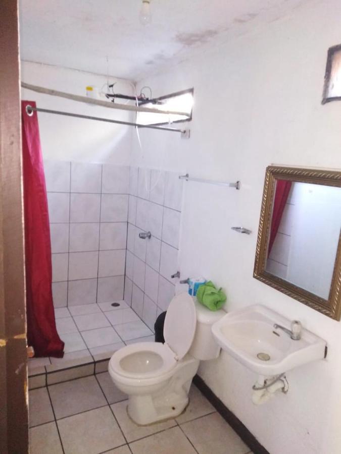 Cabinas Miss Miriam 2 Тортугеро Экстерьер фото